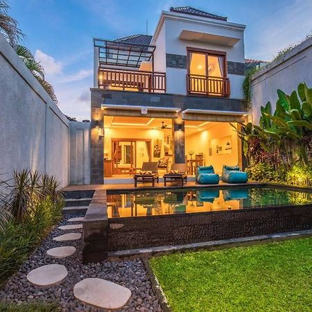 Villa Hitam Putih Legian Bali Seminyak  Bagian luar foto