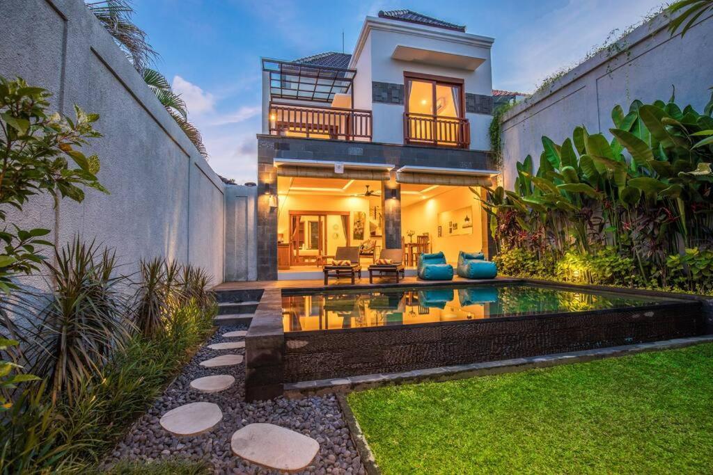 Villa Hitam Putih Legian Bali Seminyak  Bagian luar foto