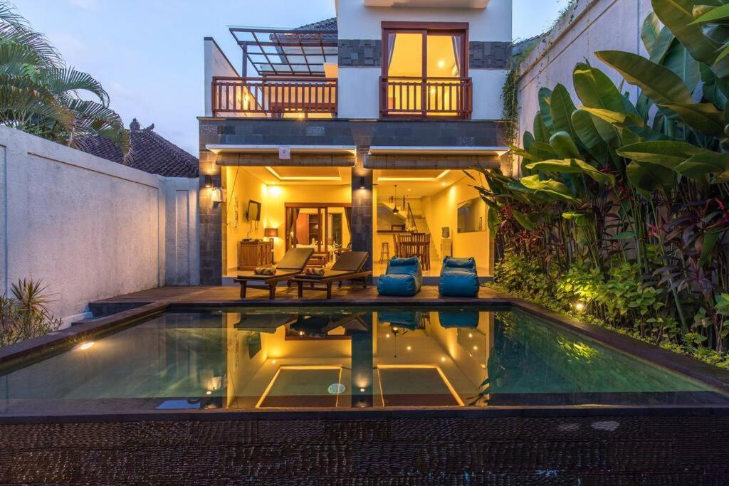 Villa Hitam Putih Legian Bali Seminyak  Bagian luar foto