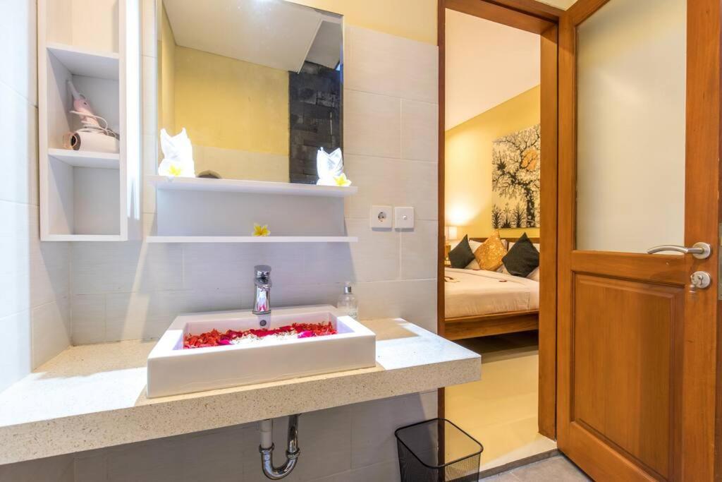 Villa Hitam Putih Legian Bali Seminyak  Bagian luar foto
